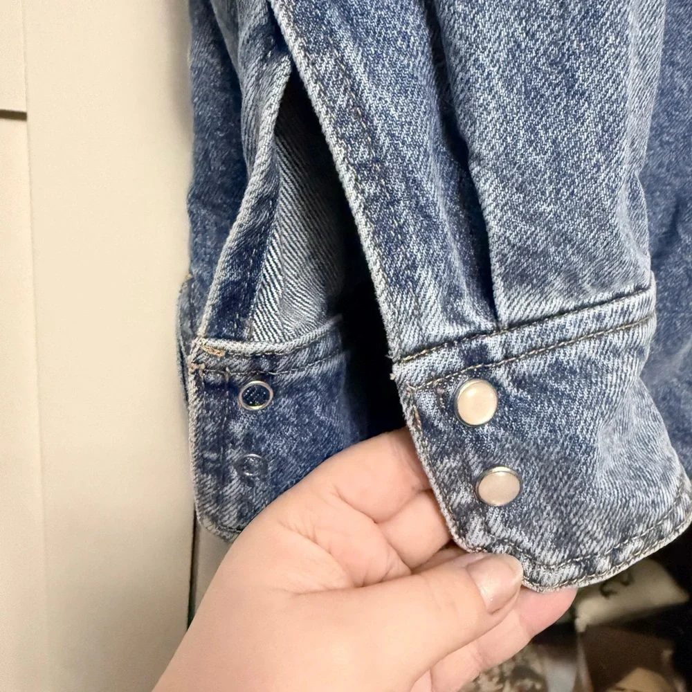 H&M Blue Denim Button-Down Shirt - Picture 3 of 6